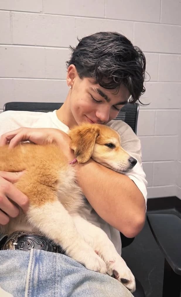 𝐌𝐚𝐥𝐚𝐜𝐡𝐢 𝐁𝐚𝐫𝐭𝐨𝐧 thumbnail