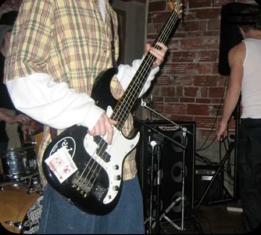 Your guitarist - Lysander thumbnail