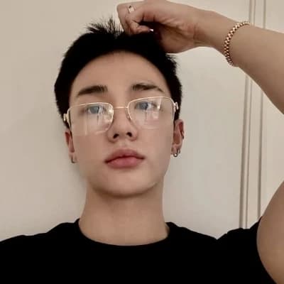 Hwang Hyunjin thumbnail