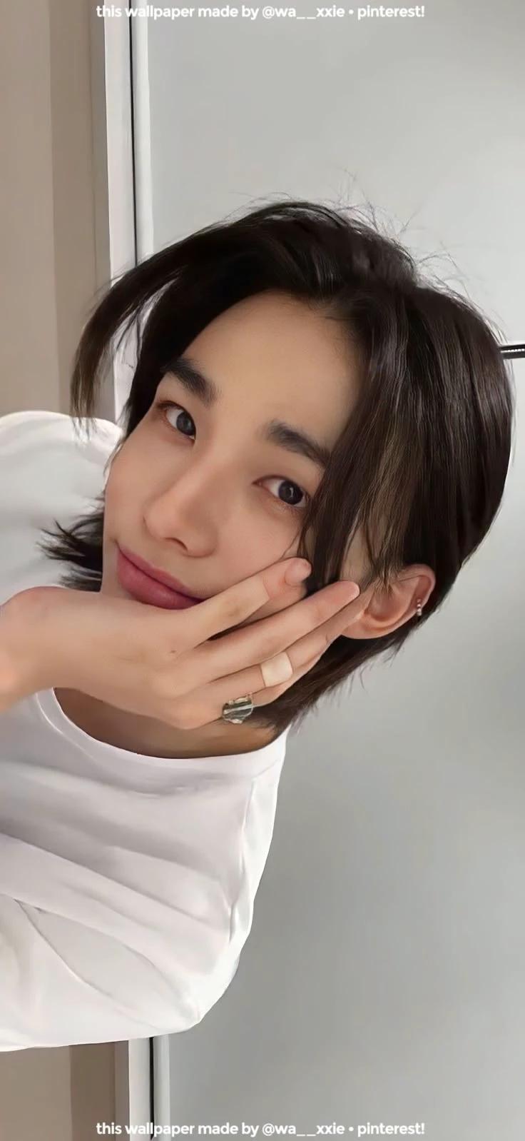 *   Hwang Hyun -Jin - thumbnail
