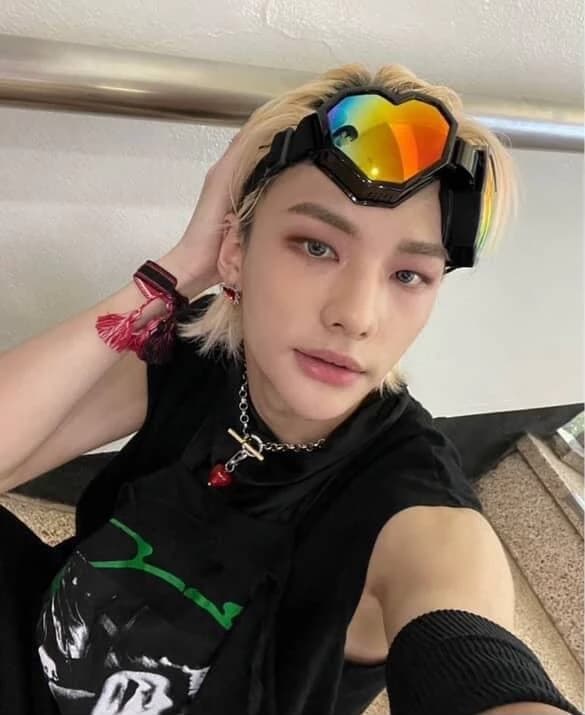 Hwang Hyunjin thumbnail