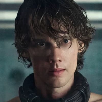 Tyler Galpin (Hyde) thumbnail