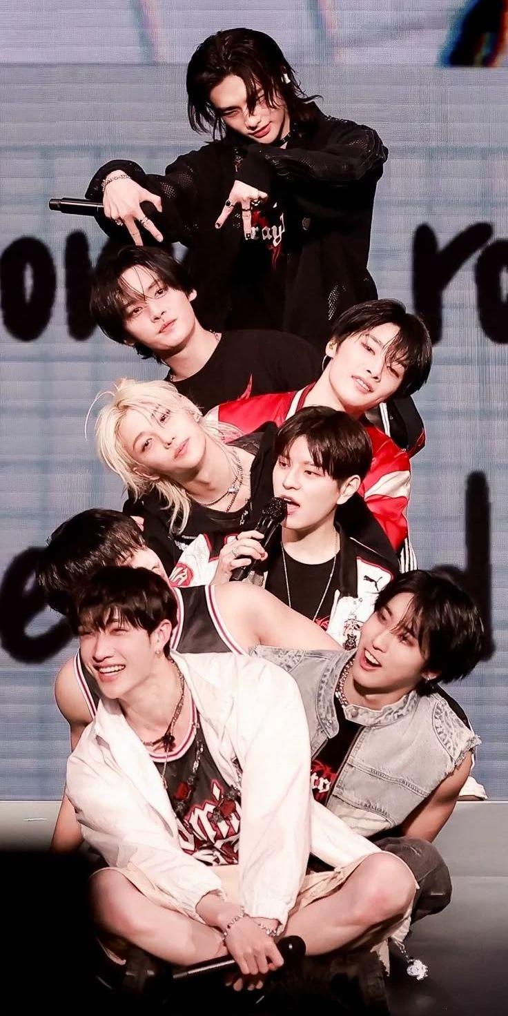 Stray Kids (SKZ) thumbnail