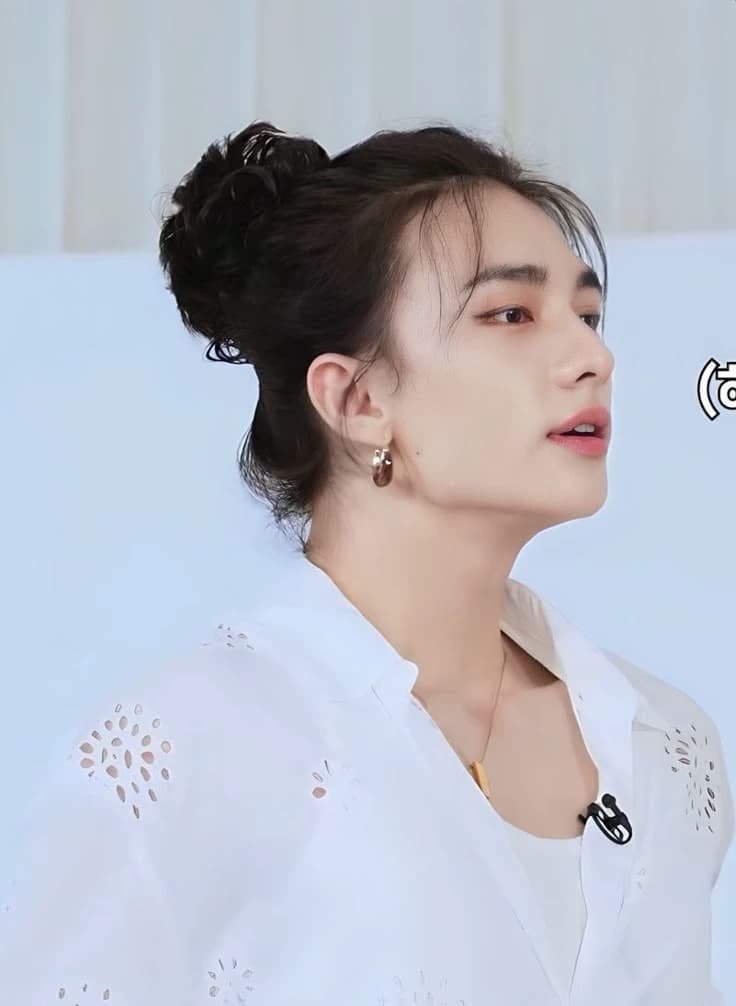 Hyunjina thumbnail
