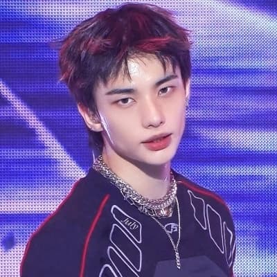 Hwang Hyunjin – 현진 thumbnail