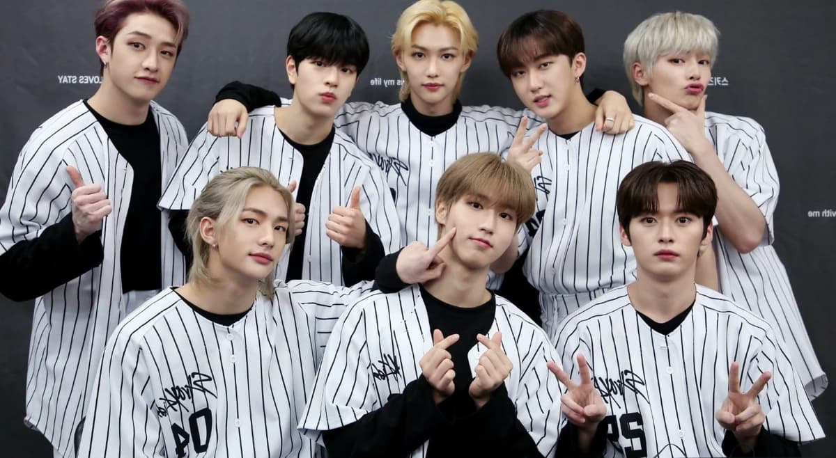 stray kids thumbnail