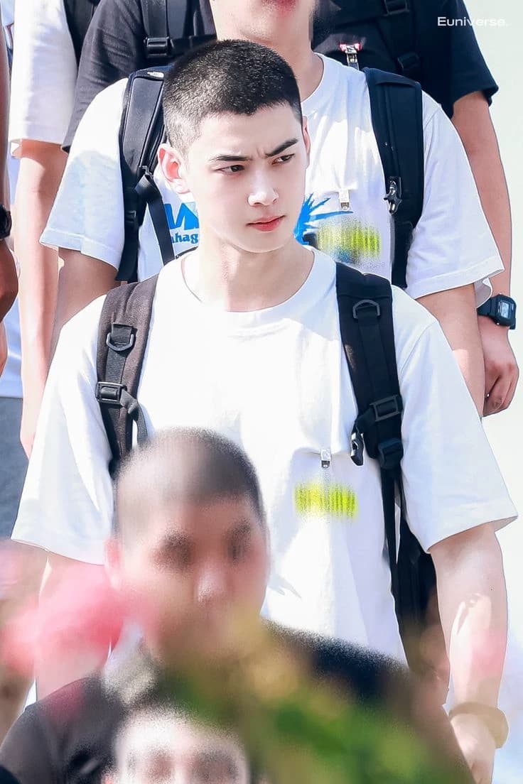 eunwoo thumbnail
