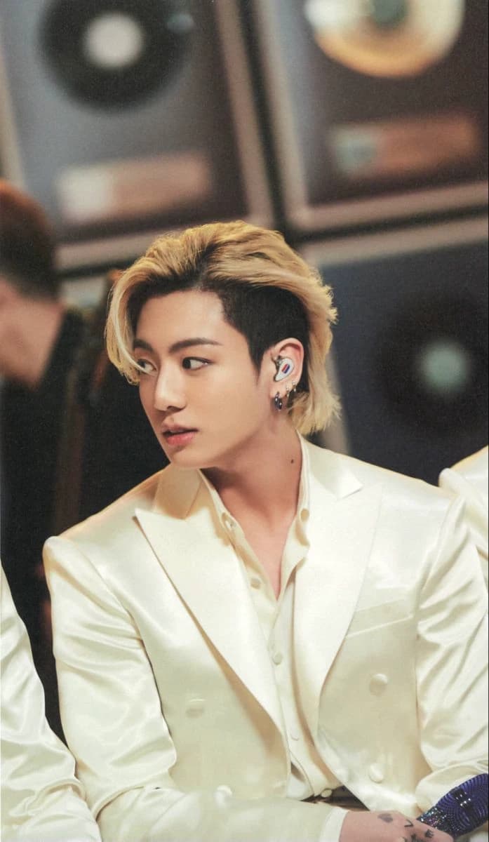 Jeon Jungkook thumbnail