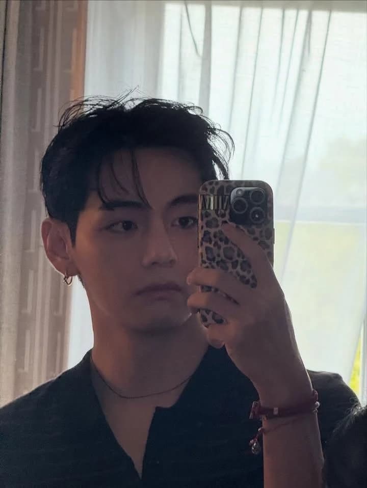 Kim Taehyung thumbnail