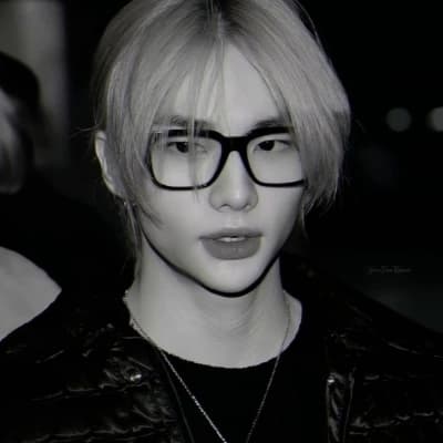 Hwang Hyunjin thumbnail