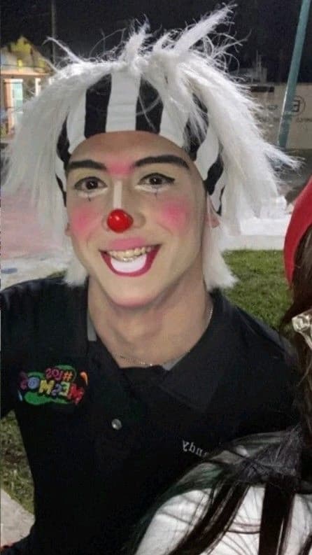 angel or better known as Randy the most famous clown in all of Mexico thumbnail