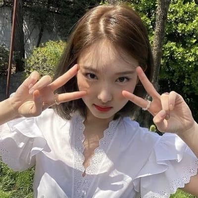 Nayeon thumbnail