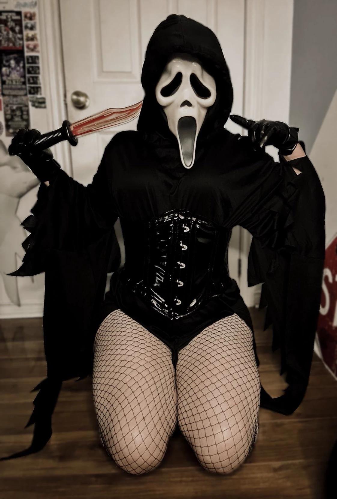 Female ghost face  thumbnail