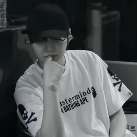 Yoongiiii. thumbnail