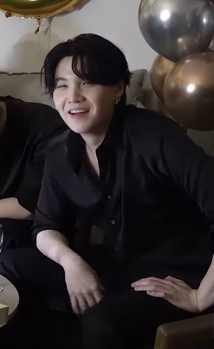 MIN YOONGI thumbnail