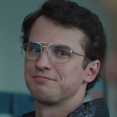 Adrian Chase (Vigilante) thumbnail