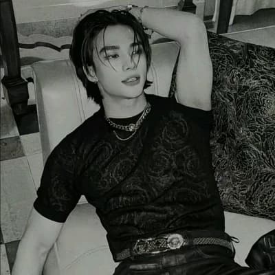 Hwang Hyunjin thumbnail