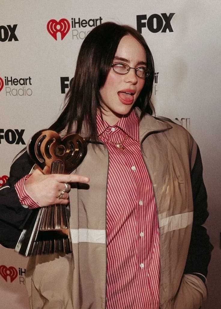 Billie Eilish🛐🕷🕸! Group of Friends ! thumbnail