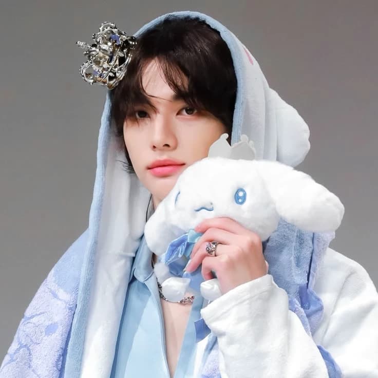 Hwang Hyunjin thumbnail