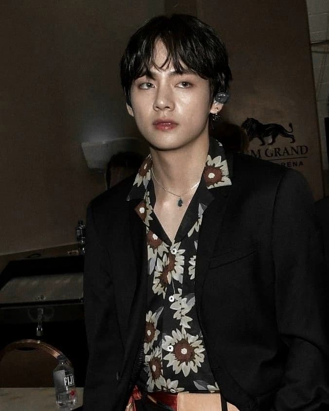 Kim Taehyung. thumbnail