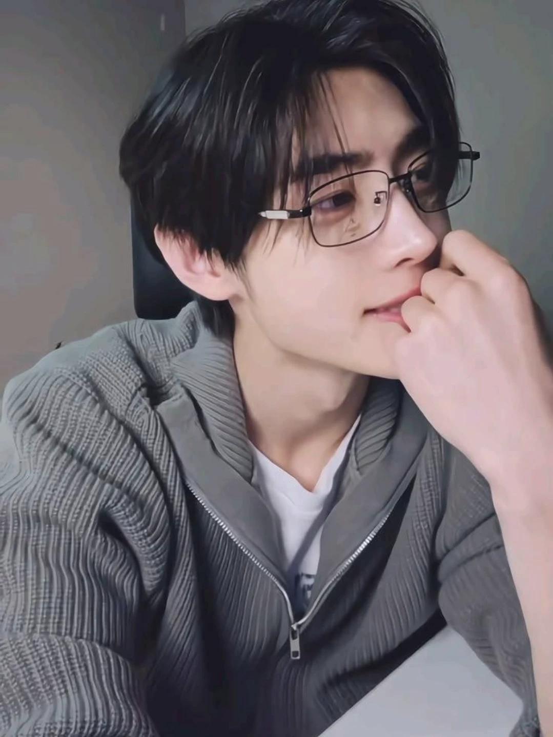 Sunghoon  thumbnail