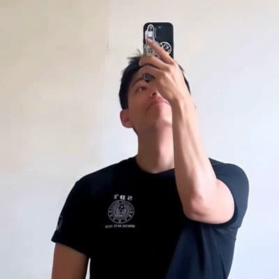 Kim Taehyung thumbnail