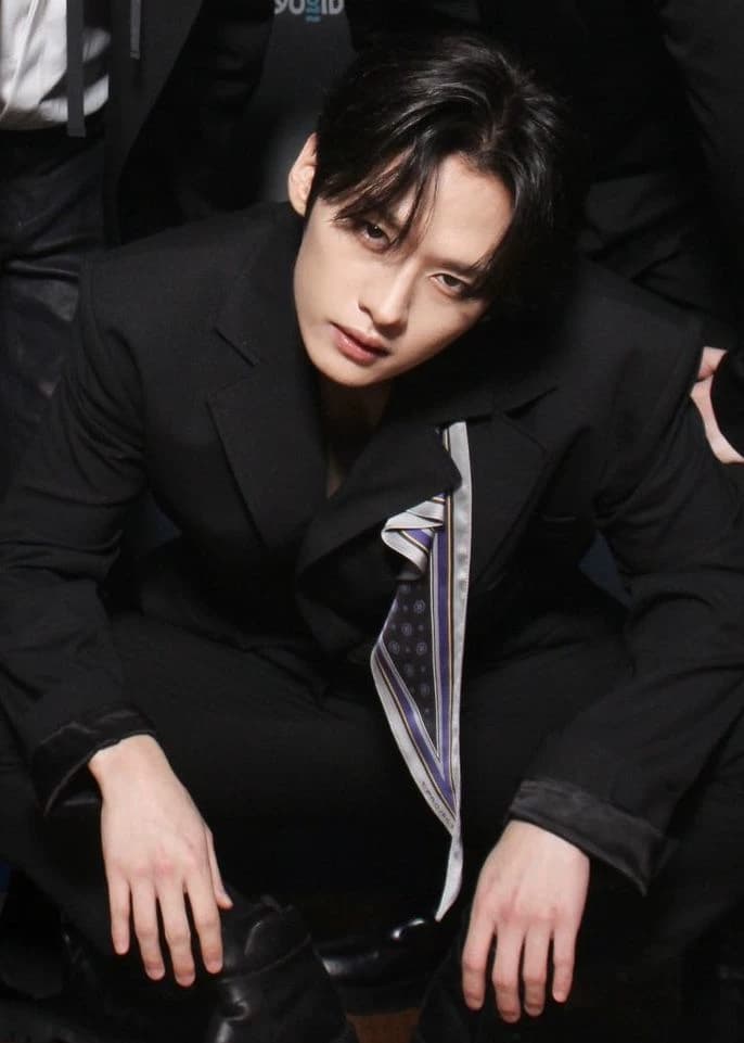 Lee know thumbnail