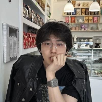 Suho (Kim Jun-myeon) thumbnail