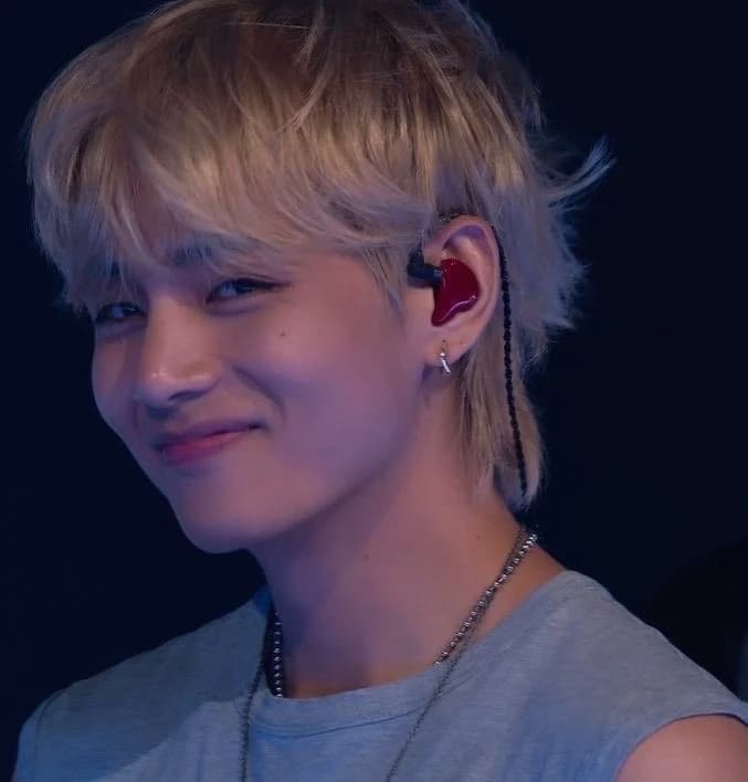 Kim Taehyung thumbnail