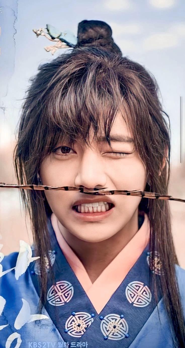 Kim Taehyung thumbnail