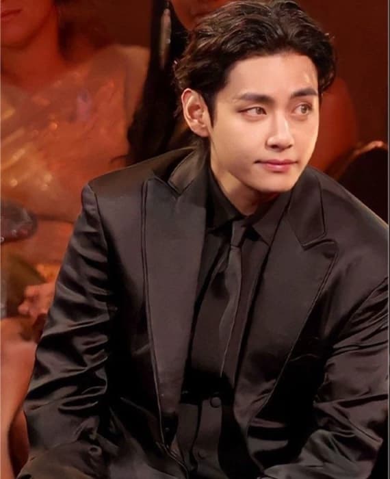 Kim Taehyung  thumbnail