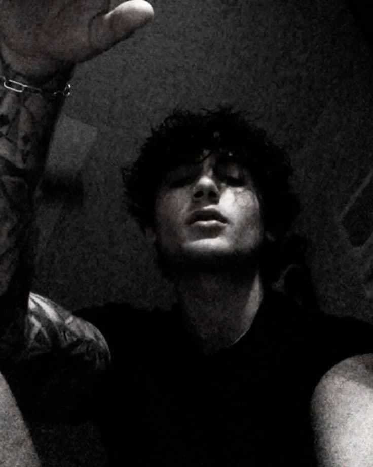 Alex thumbnail