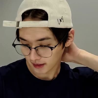 Lee Know thumbnail