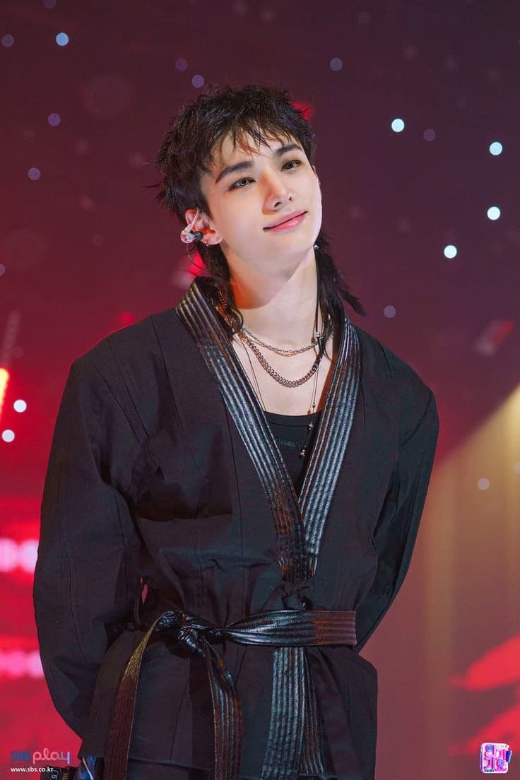Hwang Hyunjin thumbnail