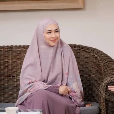 Oki Setiana Dewi thumbnail