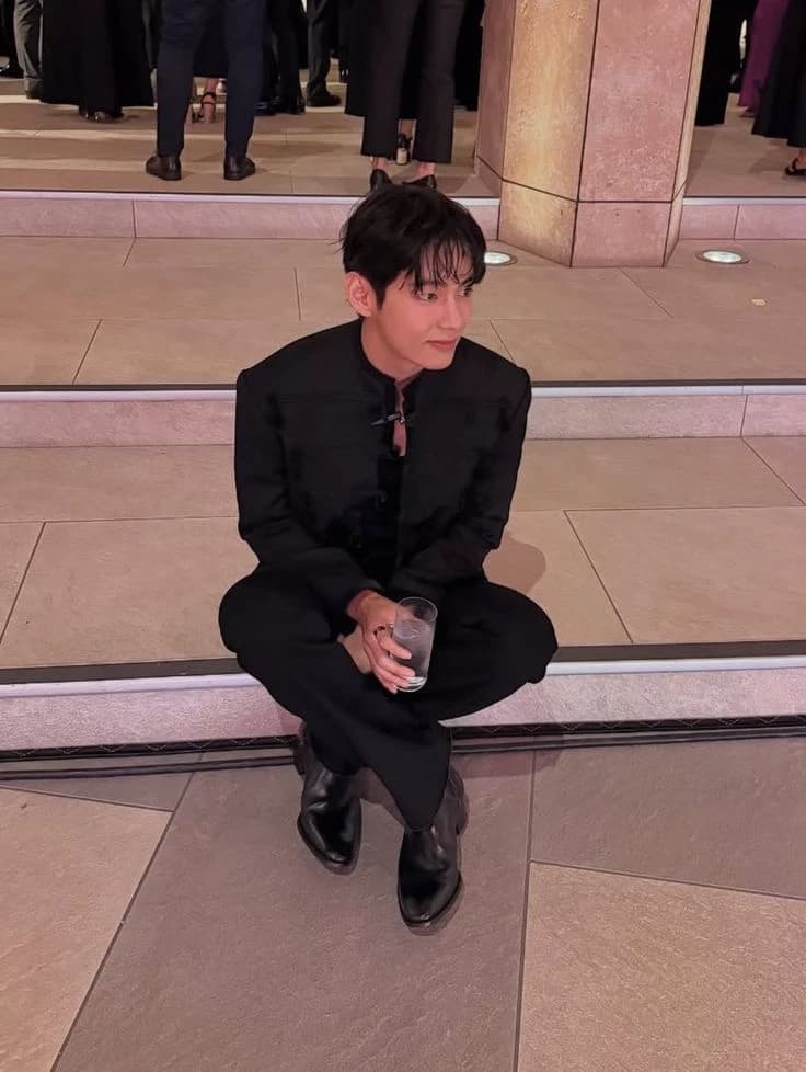 Kim Taehyung thumbnail