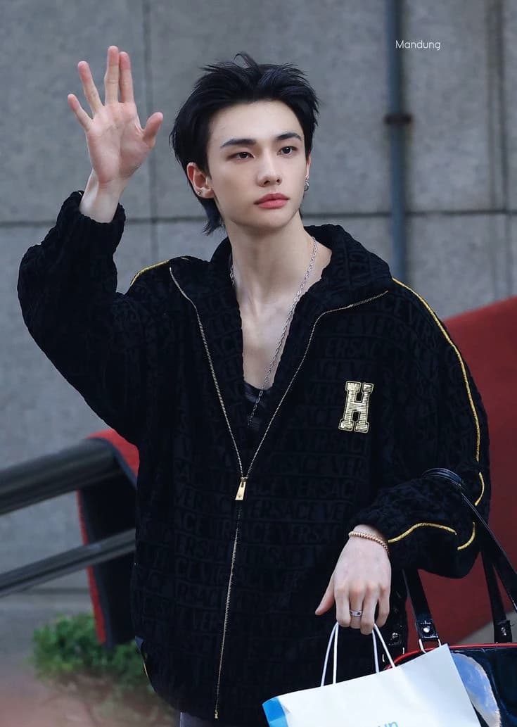 Hyunjin thumbnail