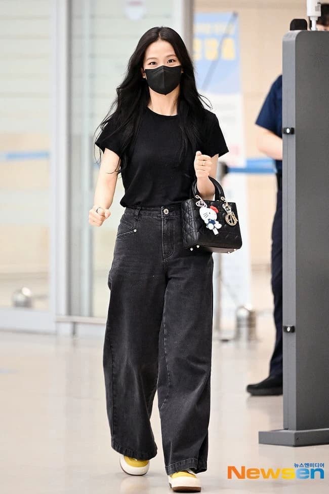 Kim Jisoo  thumbnail