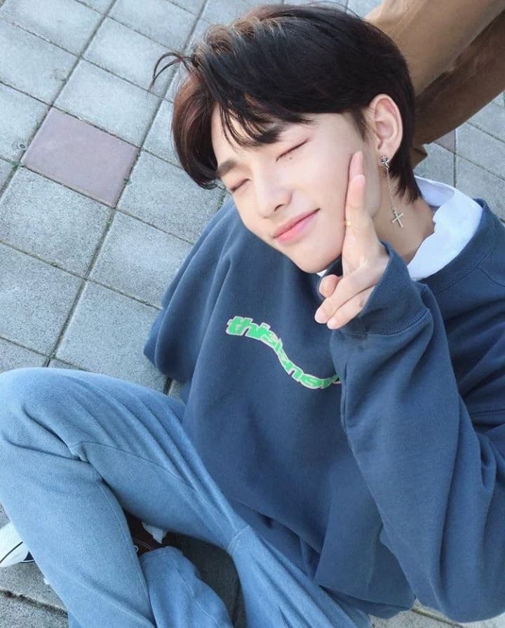 Hyunjin thumbnail