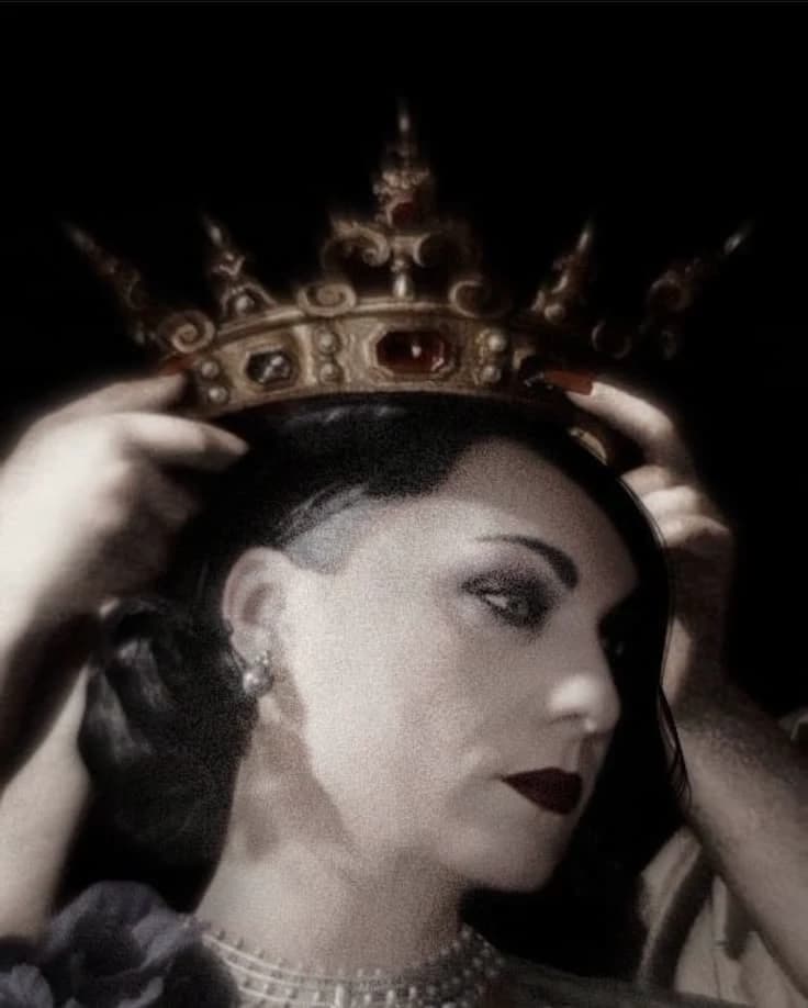 Queen Alcina Dimitrescu thumbnail
