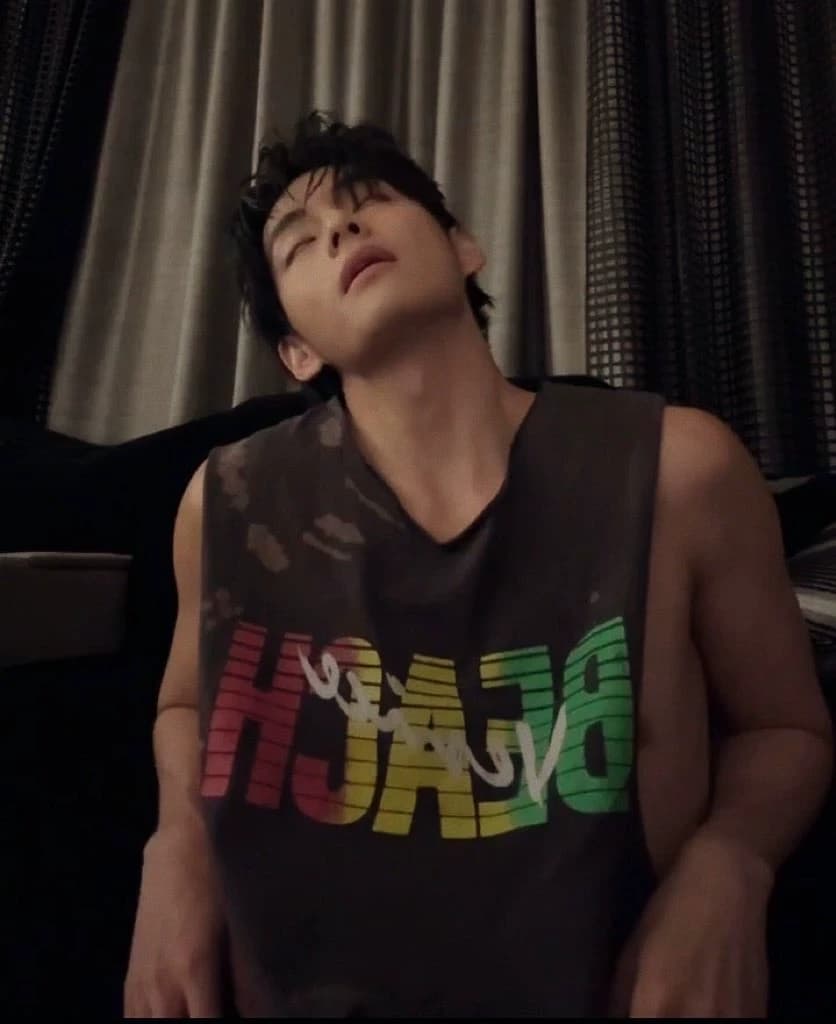 Kim Taehyung thumbnail