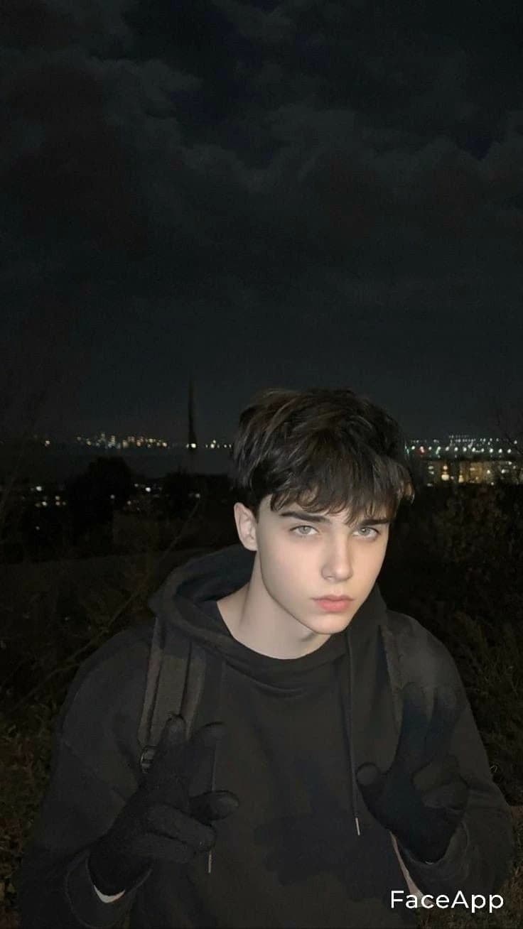 Max thumbnail