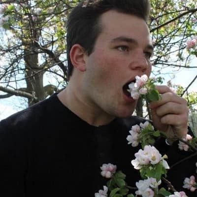Belch Huggins thumbnail