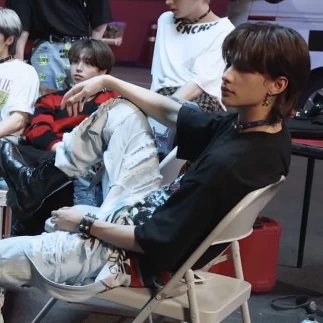 Hwang Hyunjin thumbnail