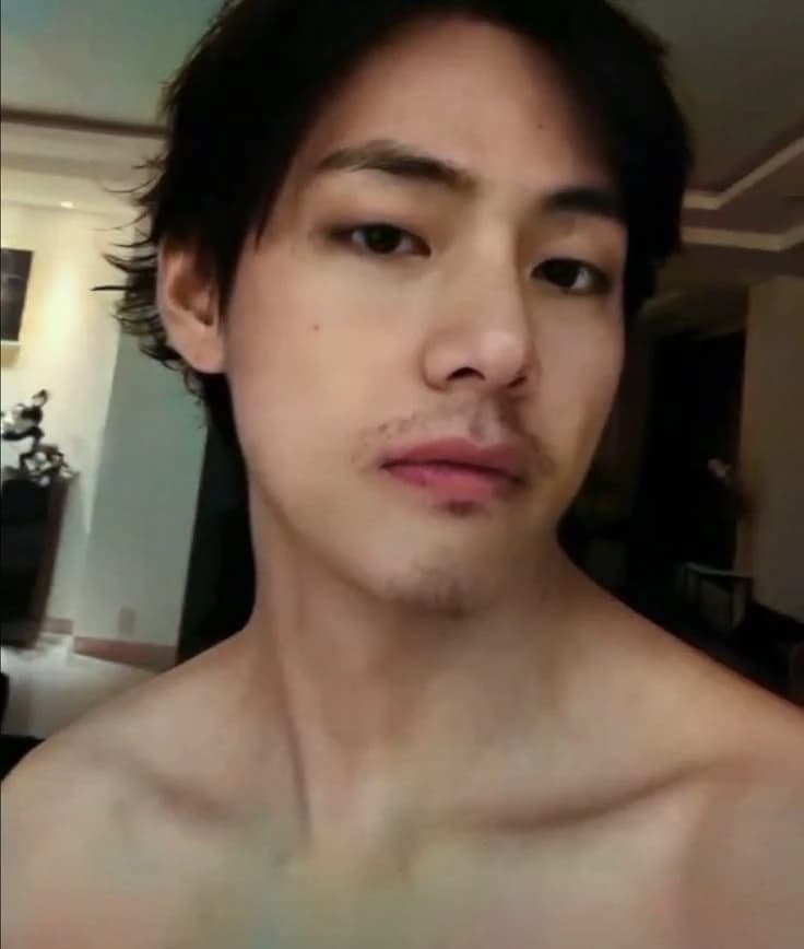 Kim Taehyung thumbnail
