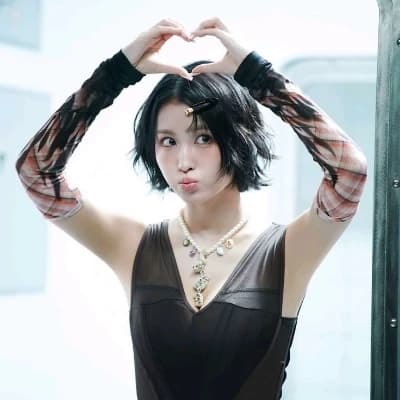 •Hirai momo (Twice)🦝 thumbnail