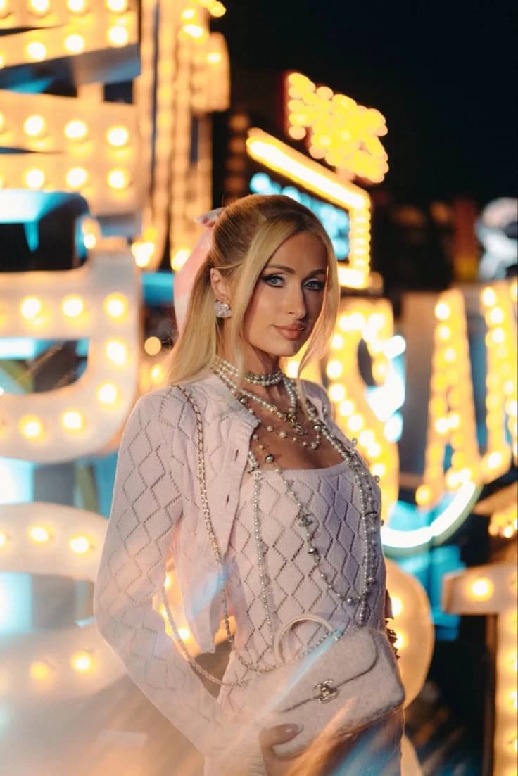 Paris Hilton thumbnail