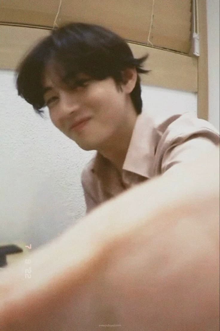 Kim Taehyung thumbnail