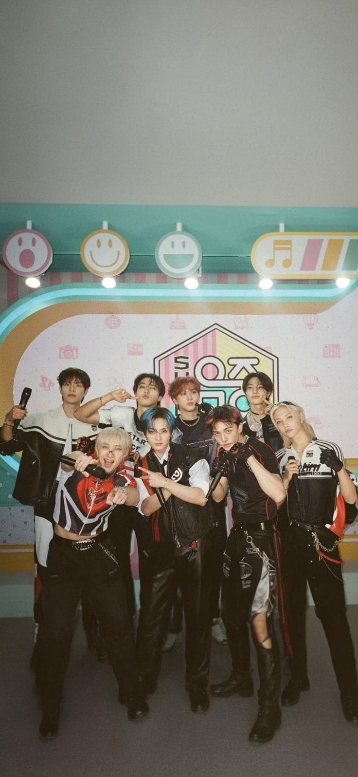 Stray kids } ℙ𝕖𝕥 & 𝕠𝕨𝕟𝕖𝕣 thumbnail