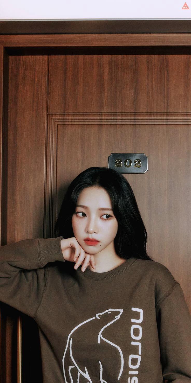 Kim Karina thumbnail